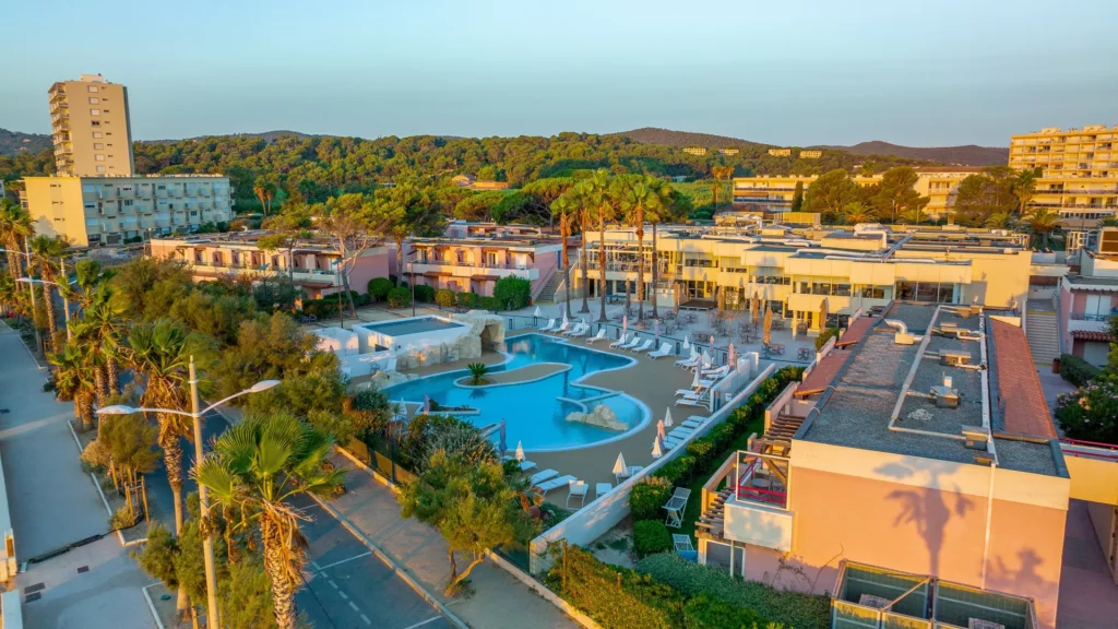 Photographie du village vacances, le Kaliopé, situé au Lavendou, quartier de la palmeraie